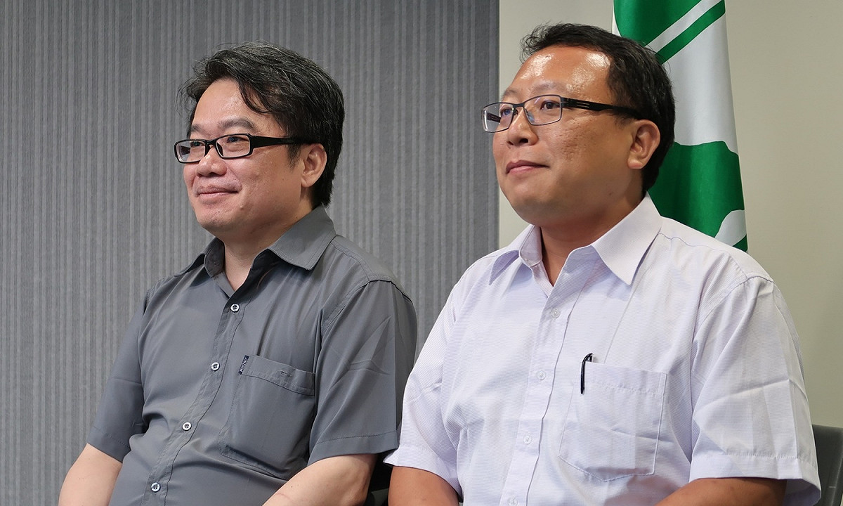 台聯副秘書長王銘源與文宣部主任潘厚勳。 圖：林朝億/攝