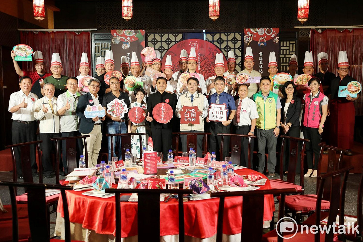 台南美食節以「食光倒影」為主題，邀請12位在地總舖師共同掌勺，重現36道幾近失傳的辦桌料理。 圖：黃博郎／攝