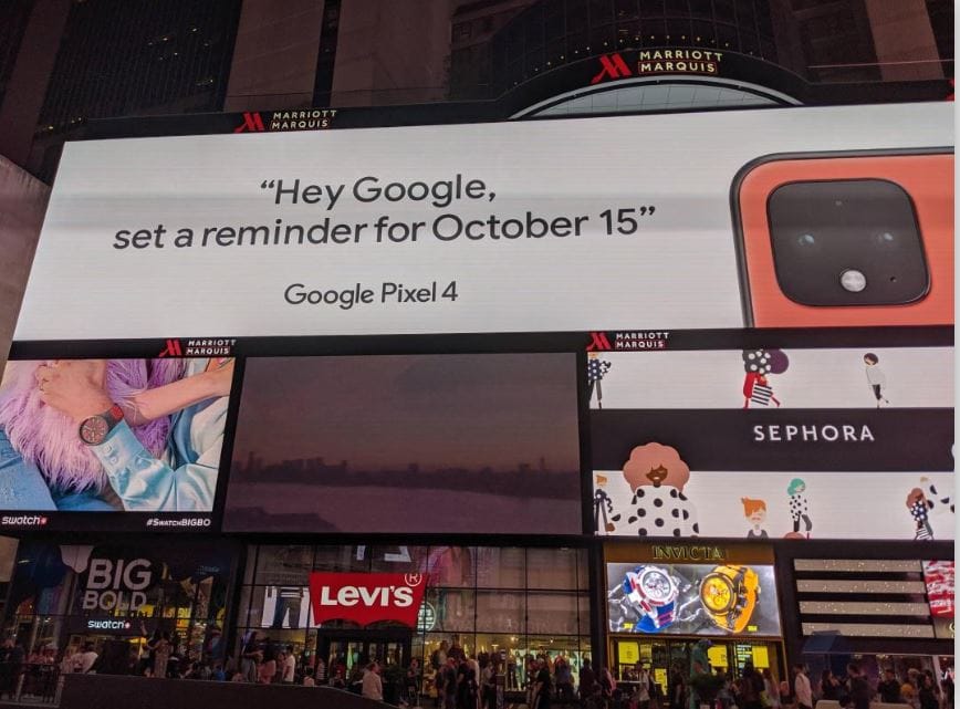 Google於時代廣場張貼的橫幅廣告，透露此次Pixel 4系列新機將主打全新配色「珊瑚色」。 圖：翻攝自國外論壇《Reddit》