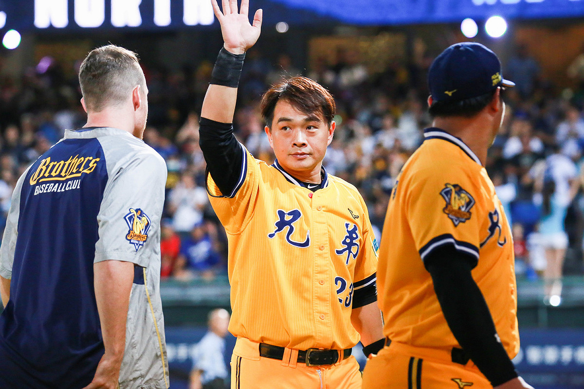 中信兄弟彭政閔在新莊棒球場最後一戰。 圖／記者葉政勳攝 , 2019.09.18