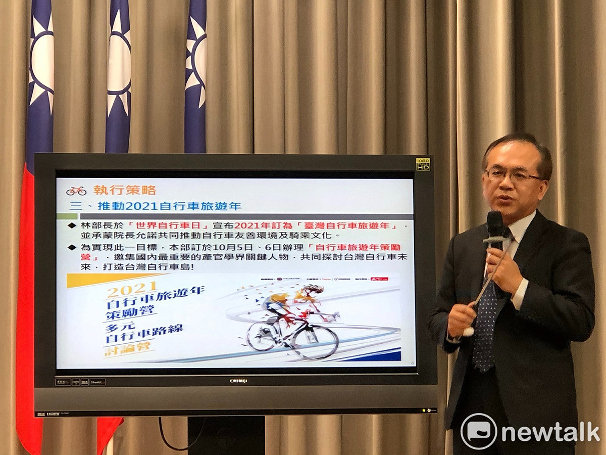 交通部公路總局局長陳彥伯今（19）天在行政院會後記者會說明「環島自行車道升級暨多元路線整合推動計畫」。 圖：謝莉慧/攝 (資料照)