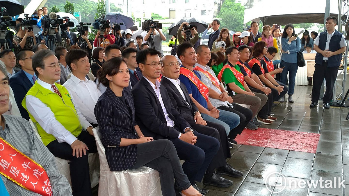 蘇貞昌、農委會主委陳吉仲、行政院發言人谷辣斯一同出席活動。 圖：陳佩君／攝