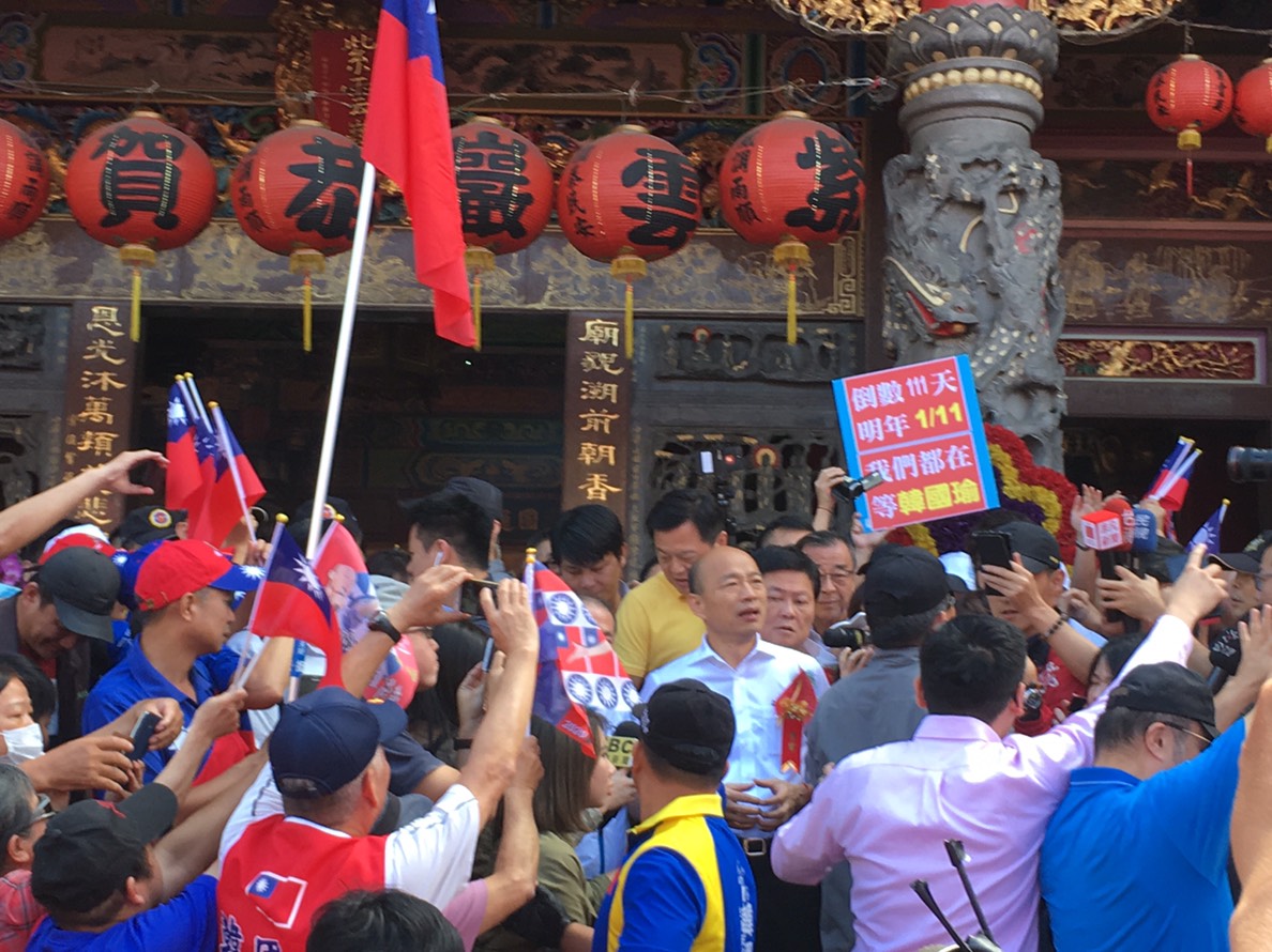韓國瑜今天到清水紫雲巖時，受到支持者熱烈歡呼。  圖:紫雲巖/提供