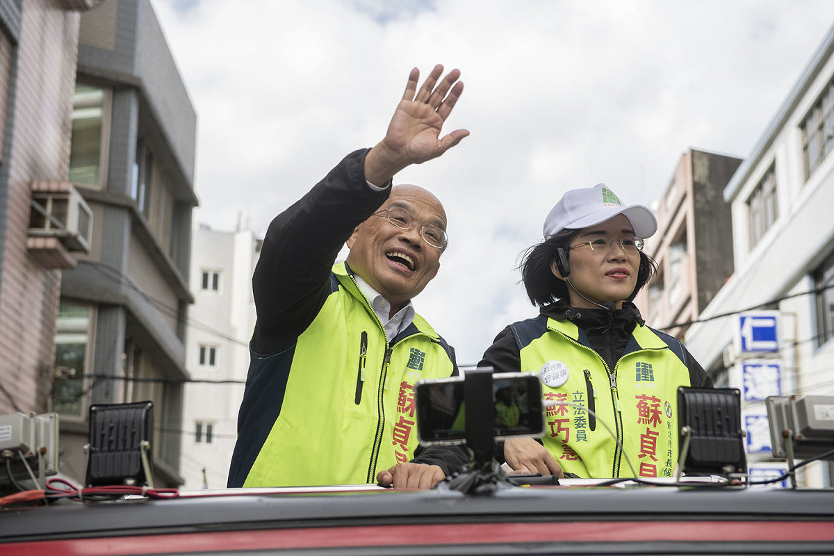 蘇巧慧3年多前在蘇貞昌力助下，成功空降新北市第五選區，如今已能獨當一面，且聲勢很受看好。 圖：蘇貞昌新北市長選舉辦公室提供
