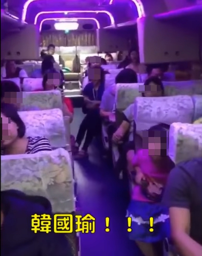 小朋友們大聲回答老師「韓國瑜」，讓網友們看了笑翻。 圖：擷自打馬悍將粉絲團臉書