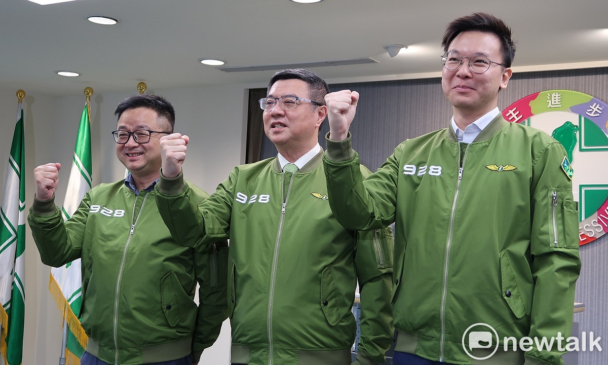 民進黨秘書長羅文嘉、黨主席卓榮泰與副秘書長林飛帆。 圖：林朝億/攝 (資料照片)