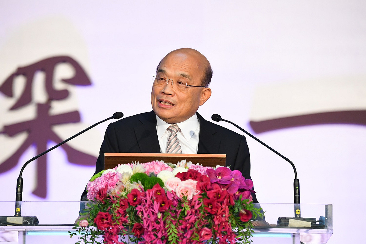 行政院長蘇貞昌今（25）日出席「108年師鐸獎、教育奉獻獎及資深優良教師表揚大會」。 圖：行政院提供