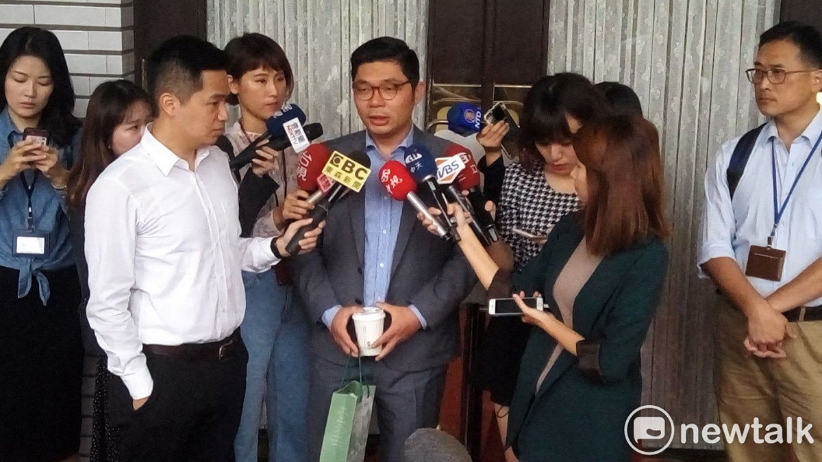 國民黨立委許毓仁認為，年底前恐再有5個邦交國與台灣斷交。 圖：黃建豪/攝