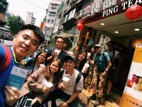 Like It Formosa 的美食步行導覽（Food Tour）雖然是付費行程，但卻有許多外國朋友爭相報名，畢竟沒人能抵擋台灣的珍珠奶茶與美食的魅力。 圖：Like It Formosa／提供