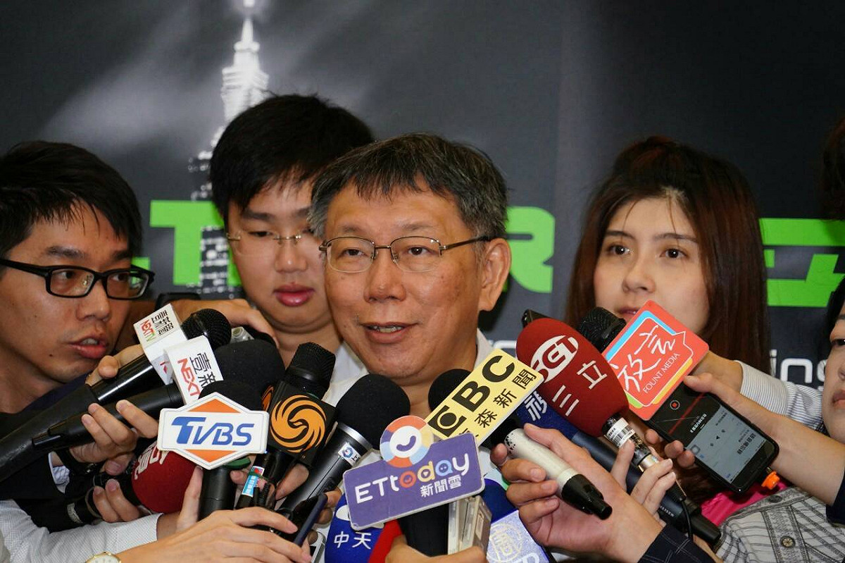 柯文哲坦言在第一任市長時就已經想過要找黃珊珊擔任副市長。 圖：台北市政府／提供