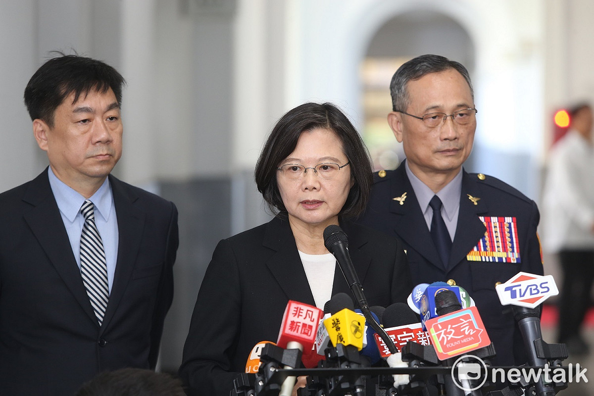 針對宜蘭南方澳跨海大橋今（1）日上午9時30分左右發生坍塌事件，目前傳出至少20傷。對此，蔡英文總統受訪表示，內政部長徐國勇已趕往現場，她要求相關單位傾全力把傷害降到最低。 圖：謝莉慧/攝 (資料照片)