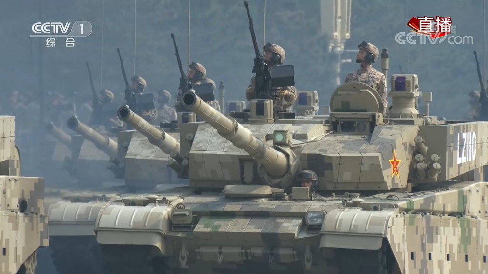 「ZTZ-99A」重型坦克。 圖：翻攝CCTV直播