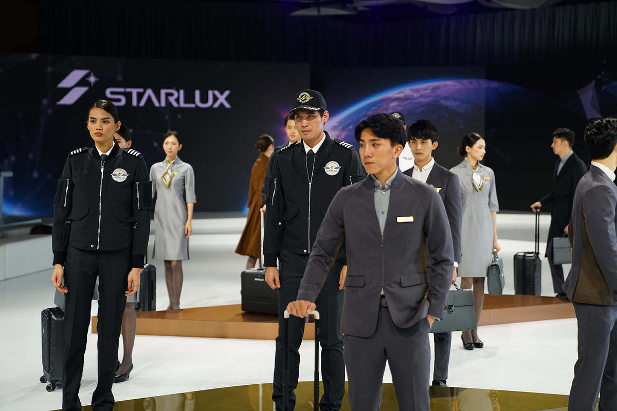 眾所期待的星宇航空制服全系列出爐，模特兒穿上各單位制服走秀。 圖：翻攝自星宇航空臉書