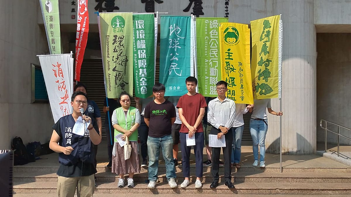 公民團體呼籲，殉職調查要入法、農地工廠要檢討。 圖:陳佩君/攝