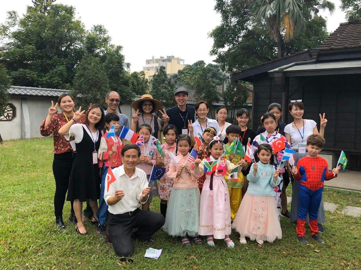 立委參選人蔡永泉（前排左一）出席「ㄨㄢˊ童的靈光」活動。 圖：嘉義巴哈伊地方分會/提供