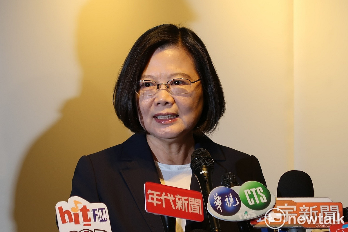 臉書社團「聲量看政治」今貼文表示總統蔡英文網路聲量高。 圖：林朝億/攝(資料照片)