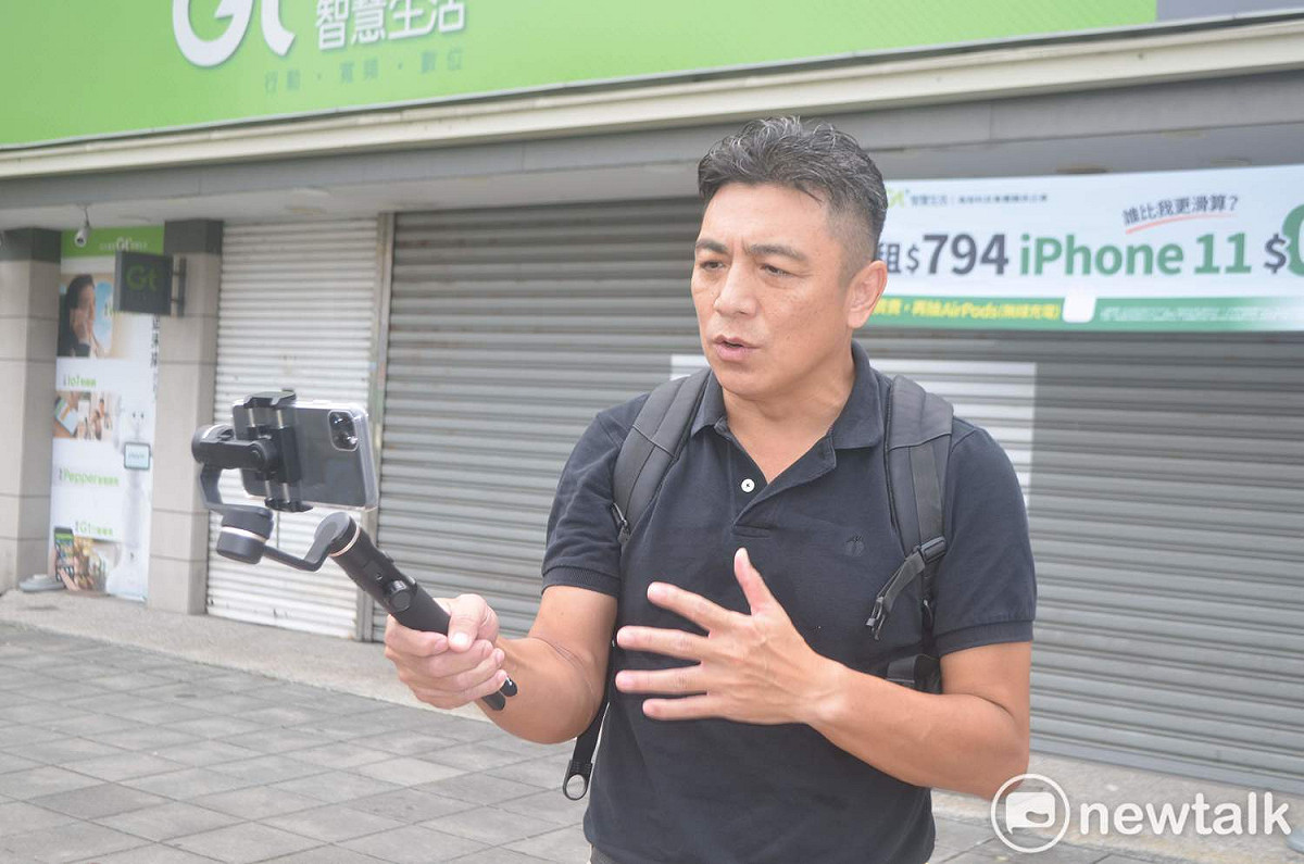 凌子楚苦行之前，會上一段直播，簡單介紹當天「一日行腳」的內容。 圖：蔡坤龍/攝