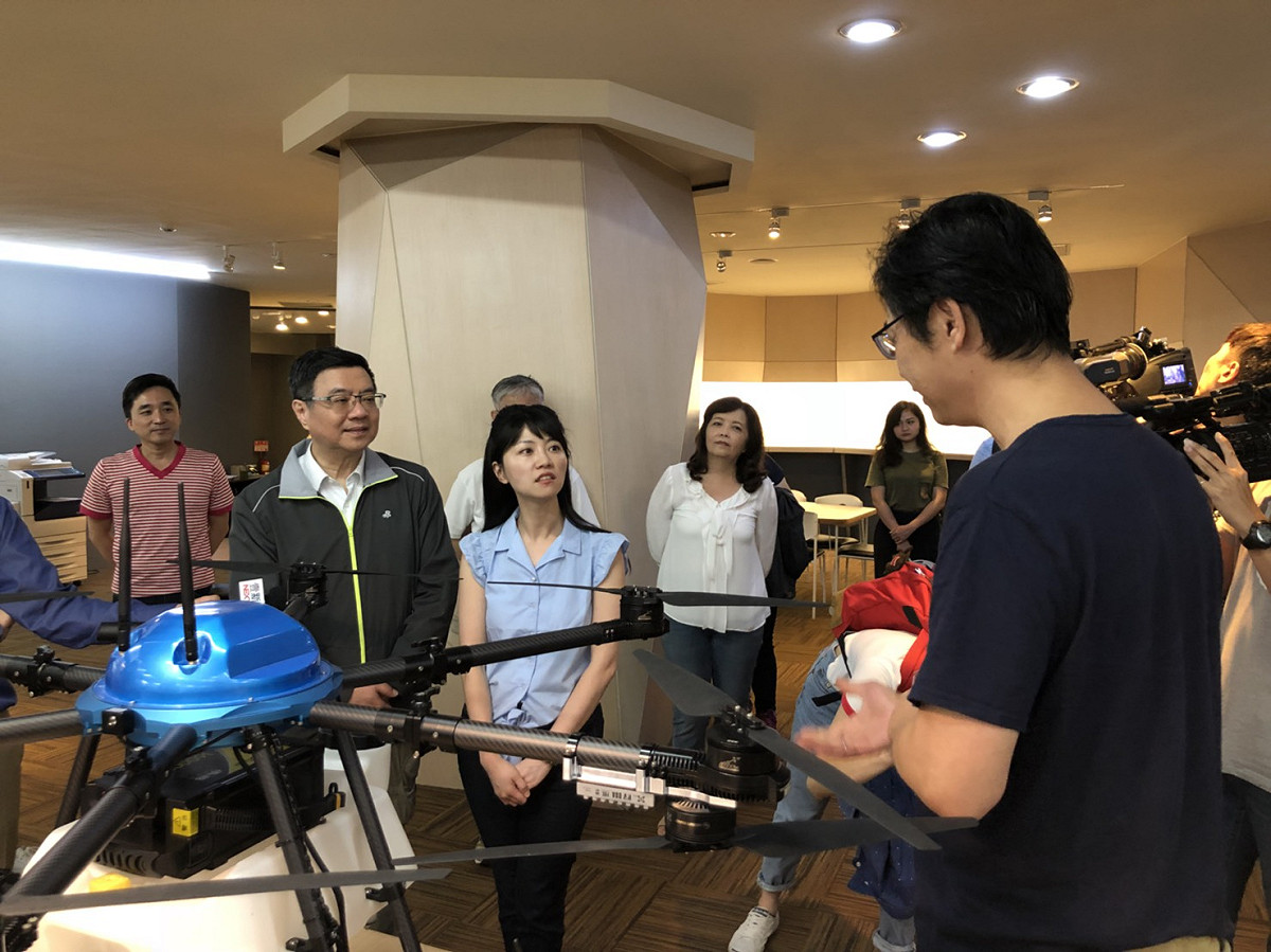 卓榮泰表示，民進黨的競選主軸是「台灣要贏世代共贏」，因此聆聽不同世代、領域的想法很重要。 圖 :	民進黨提供