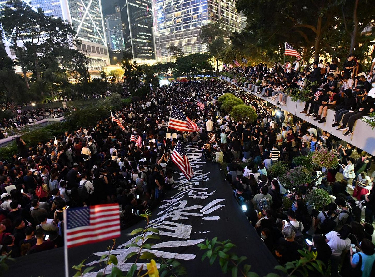 中環遮打花園今晚舉行「香港人權法造勢大會」。 圖：翻攝星島日報