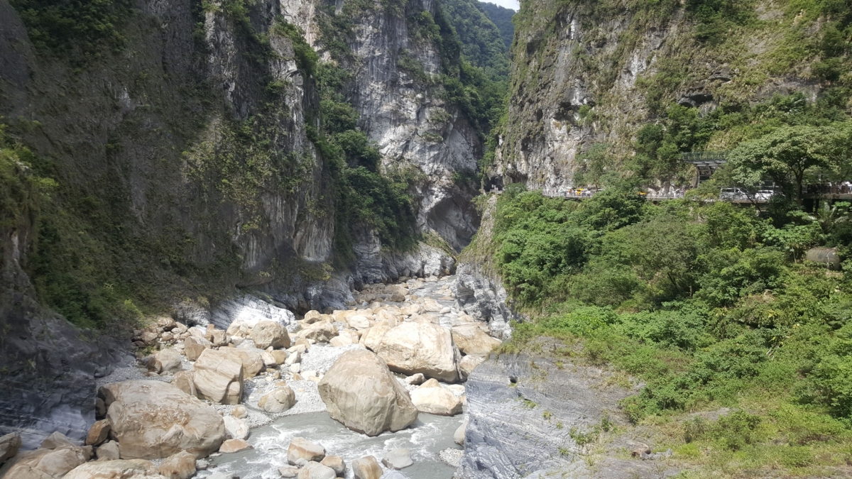 燕子口步道是立霧溪峽谷最膾炙人口的一段，沿路可欣賞欣賞太魯閣峽谷、壺穴、湧泉、印地安酋長岩。 圖：翻攝自太管處網站