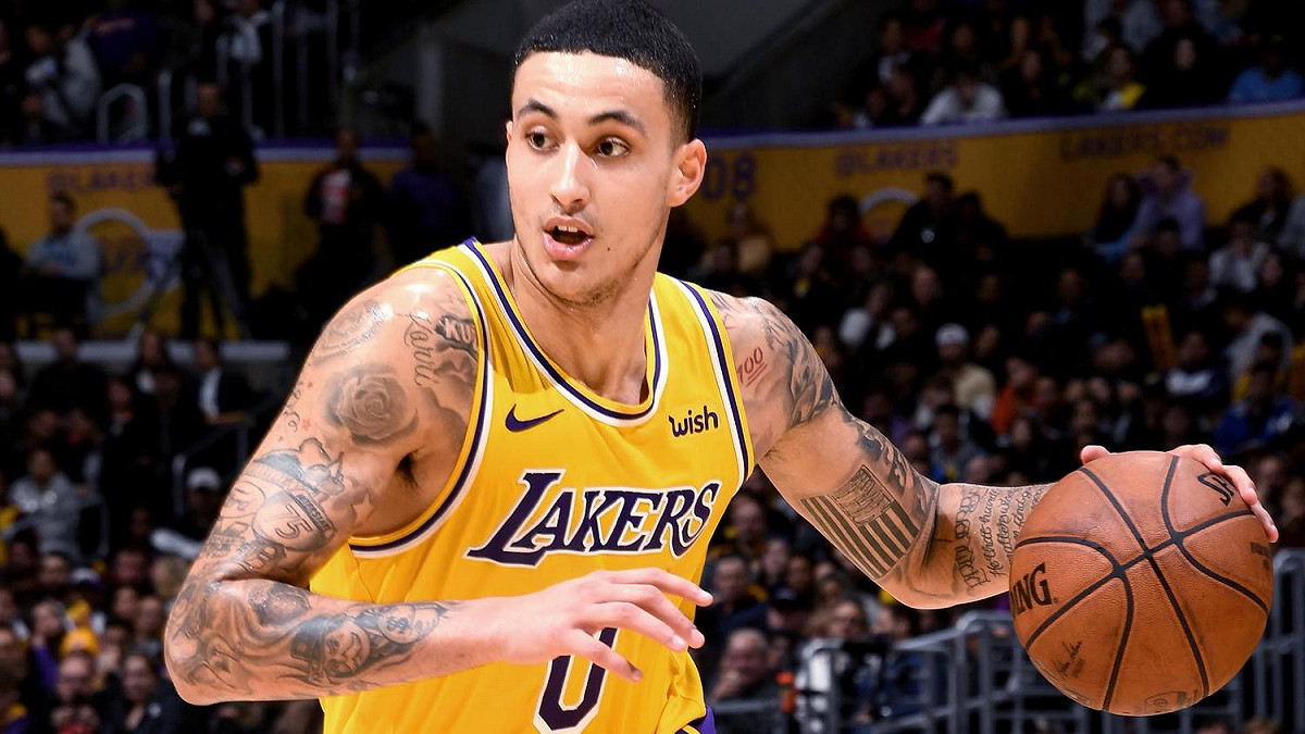 NBA湖人隊新星庫茲馬（Kyle Kuzma）和中國贊助商的合作協定被取消，據了解，若不解決這問題，NBA將損失慘重。 圖 : 翻攝自NBA官網