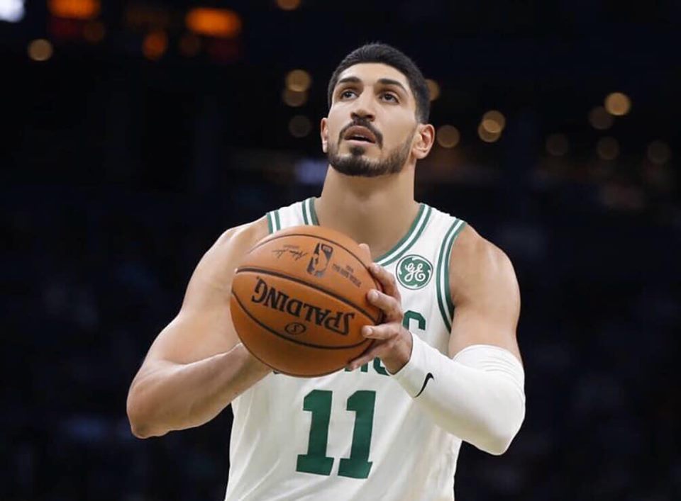 美國NBA球星、土耳其籍的坎特，長期批評土耳其總統的獨裁統治，遭到許多人身威脅，仍然無懼。 圖：翻攝自坎特臉書