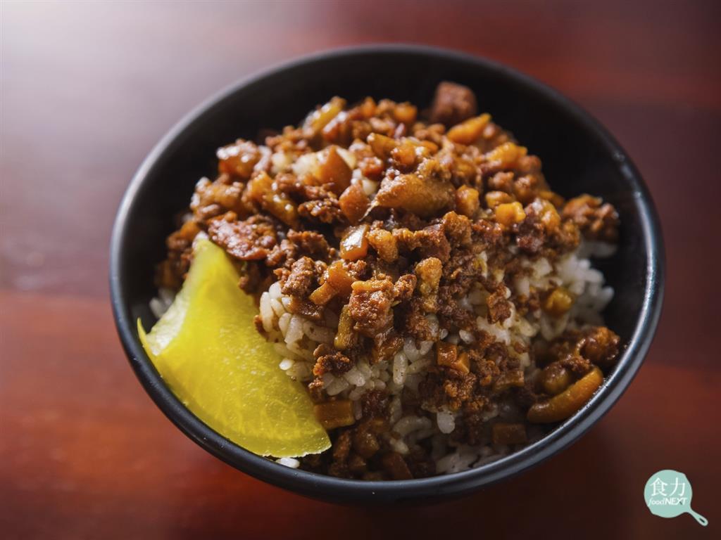 滷肉飯上的醃蘿蔔怎麼那麼黃？金黃蘿蔔片的秘密究竟是？ 圖：食力／提供