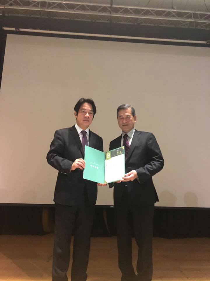 前行政院長賴清德（左）於台灣時間18日上午在芝加哥出席蔡英文總統連任美國中西部後援會成立大會。 圖：擷自賴清德臉書