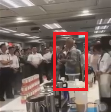 港星陳百祥(紅框處)公開支持香港警察 圖：擷取自巴打絲打 Facebook Club臉書社團