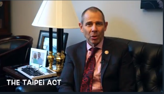 美國共和黨籍眾議員匡希恆（John Curtis）與其他4位跨黨派眾議員提出「台灣友邦國際保護及加強倡議法案」（Taiwan Allies International Protection and Enhancement Initiative Act），簡稱「台北法案」（TAIPEI Act）。 圖/翻攝自匡希恆（John Curtis）推特