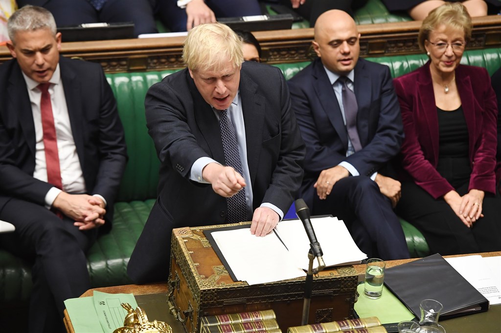 英國前首相強生（左2）。(資料照片) 圖：取自facebook.com/ukparliament