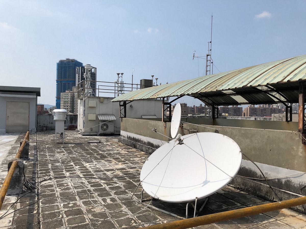 日前板橋測站曾檢驗出空氣中含有塑化劑，新北市環保局今天表示，塑化劑濃度極低，對健康不會造成危害。 圖：新北市環保局／提供