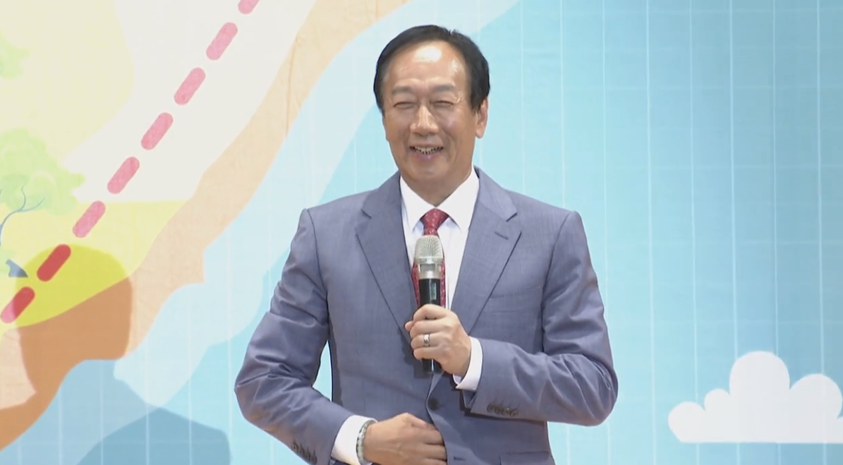 郭台銘今天在高雄舉辦感恩見面會時致詞。 圖：翻攝自郭台銘臉書