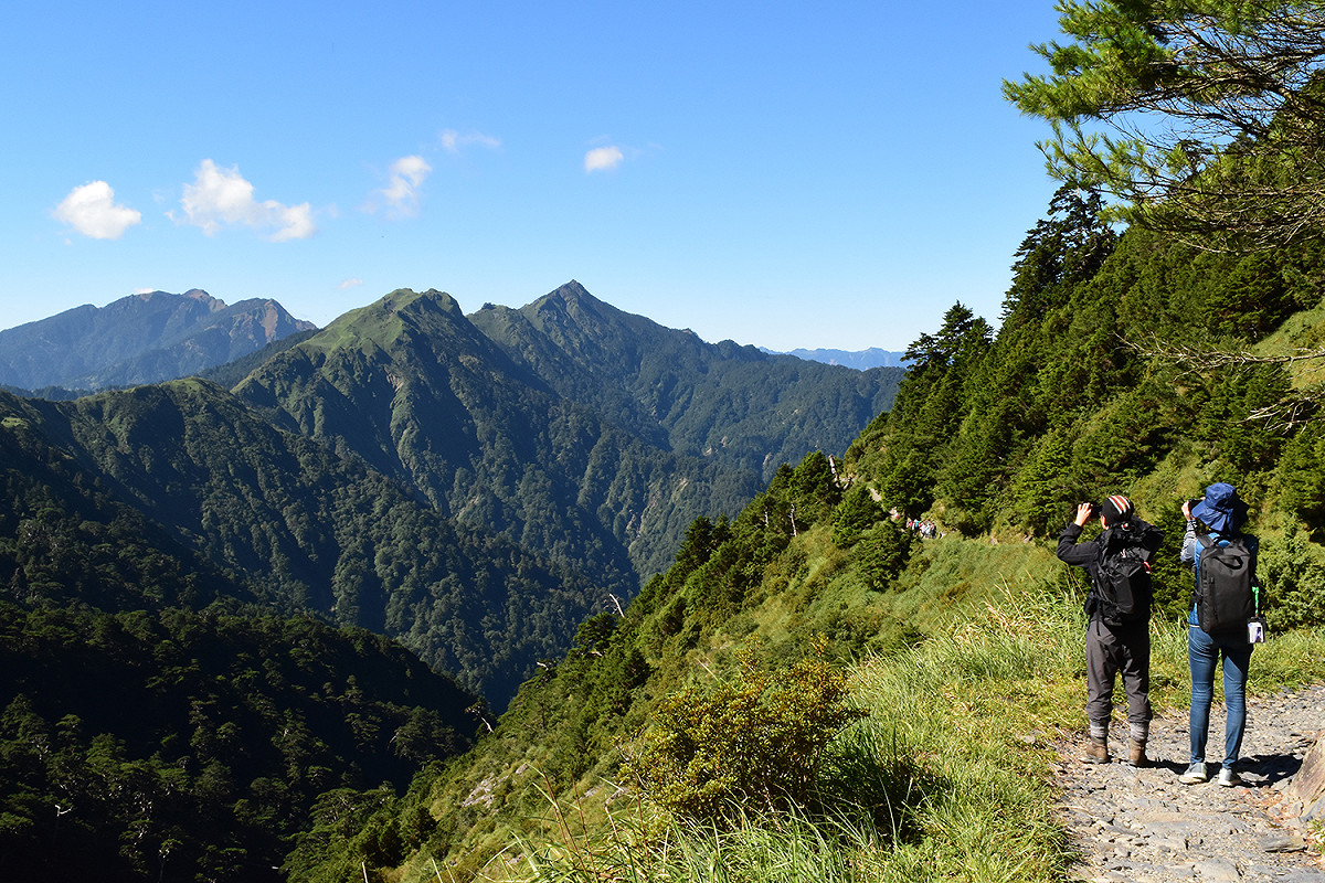 自107年7月起，林務局所轄之81條林道已開放民眾自由進出，圖為能高越嶺道。（黃信富攝） 圖：林務局／提供