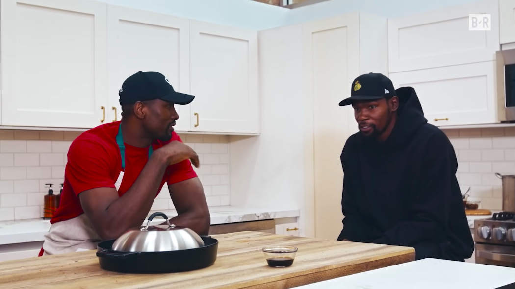 Serge Ibaka（左）與Kevin Durant（右）。 圖：擷取自Youtube