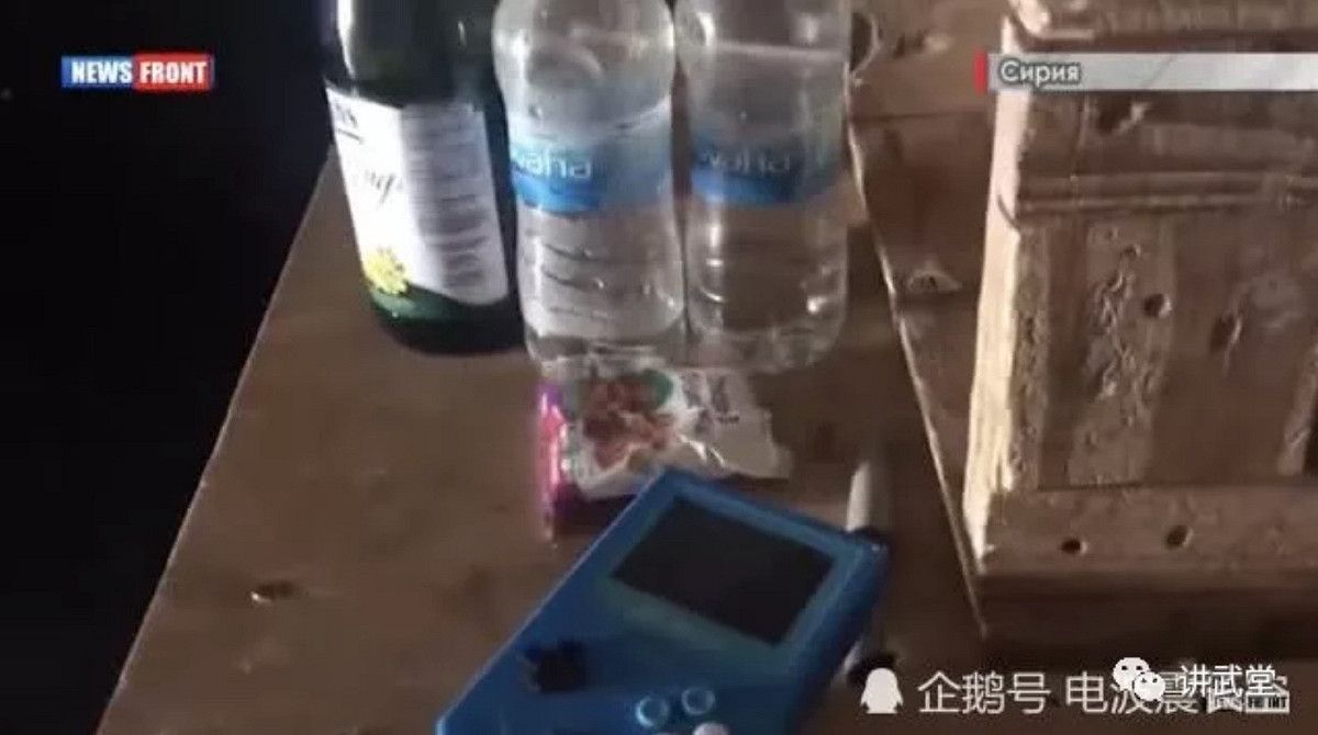 美軍在敘利亞基地遺留的掌上遊戲機。 圖：翻攝自微信