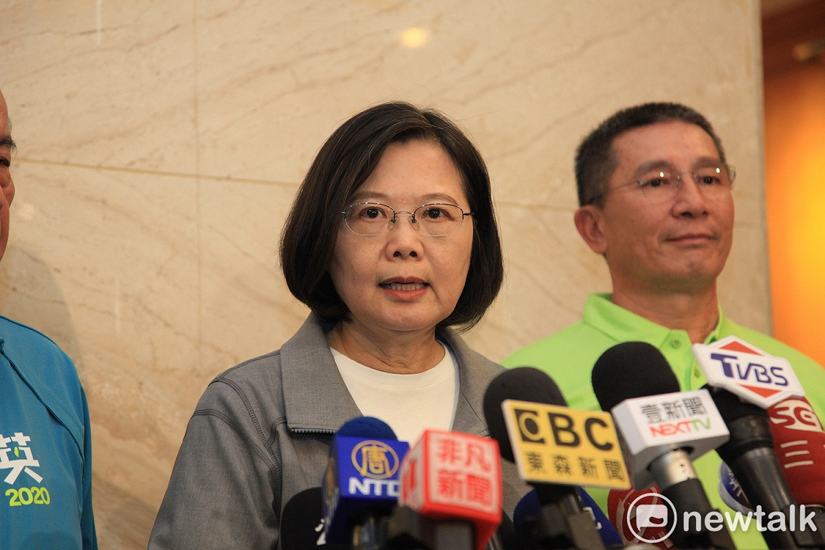 蔡英文強調，陳同佳案沒有「髮夾彎」問題，政府的立場從頭到尾都很一致。 圖：林昀真/攝