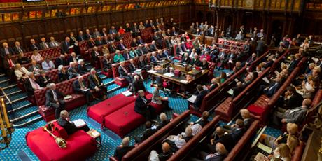 英國國會上議院24日進行辯論，討論是否給予香港人公民身分的動議，歷時2個半小時，最終口頭通過。 圖：翻攝自英國國會