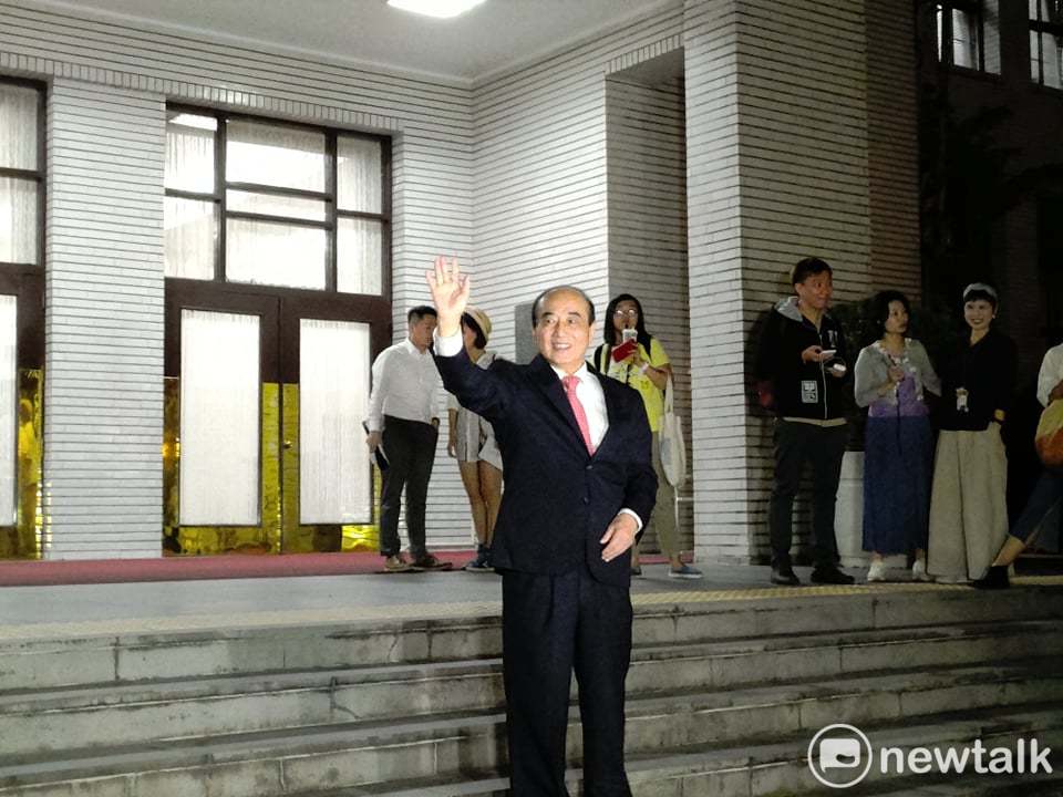前立法院長王金平步出立法院議場。 圖:黃建豪/攝