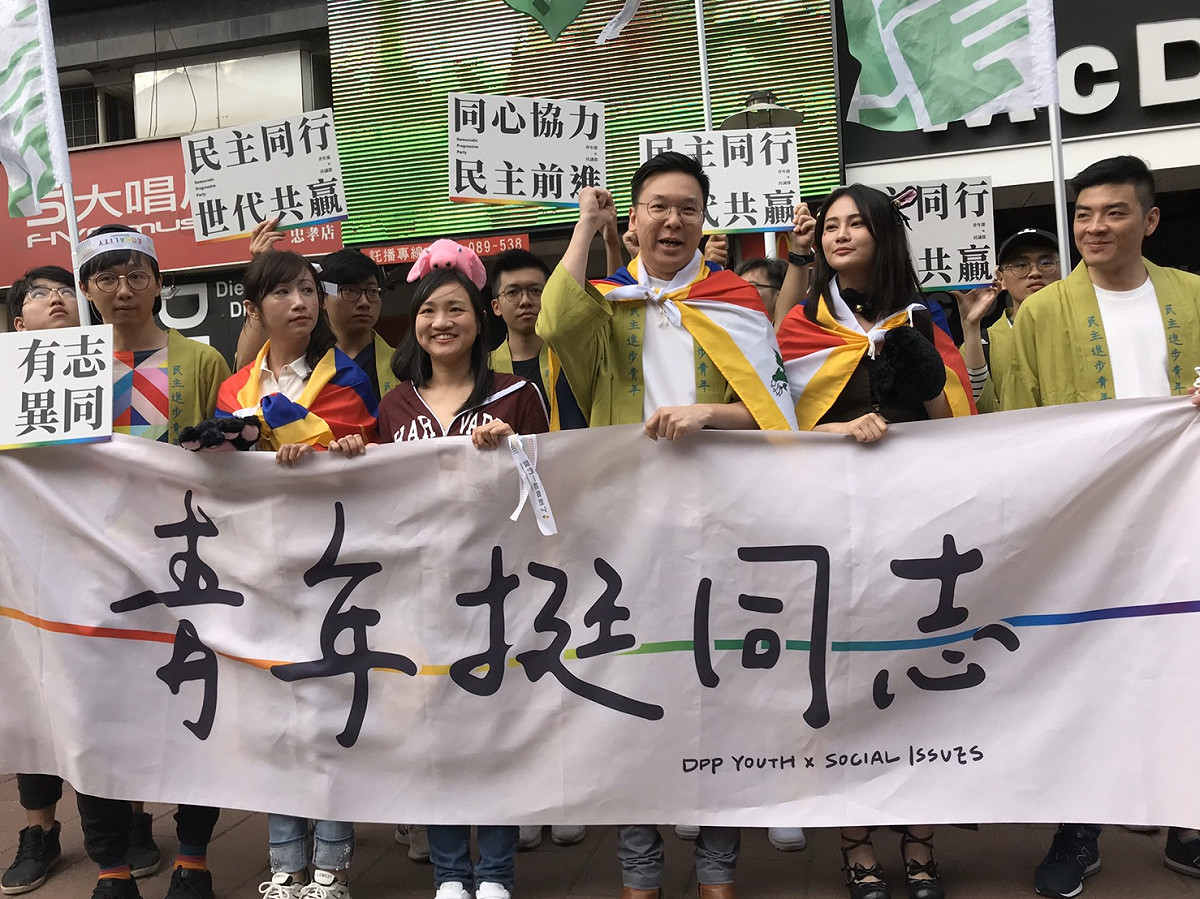 民進黨副秘書長林飛帆到場支持同志大遊行。 圖：民進黨提供