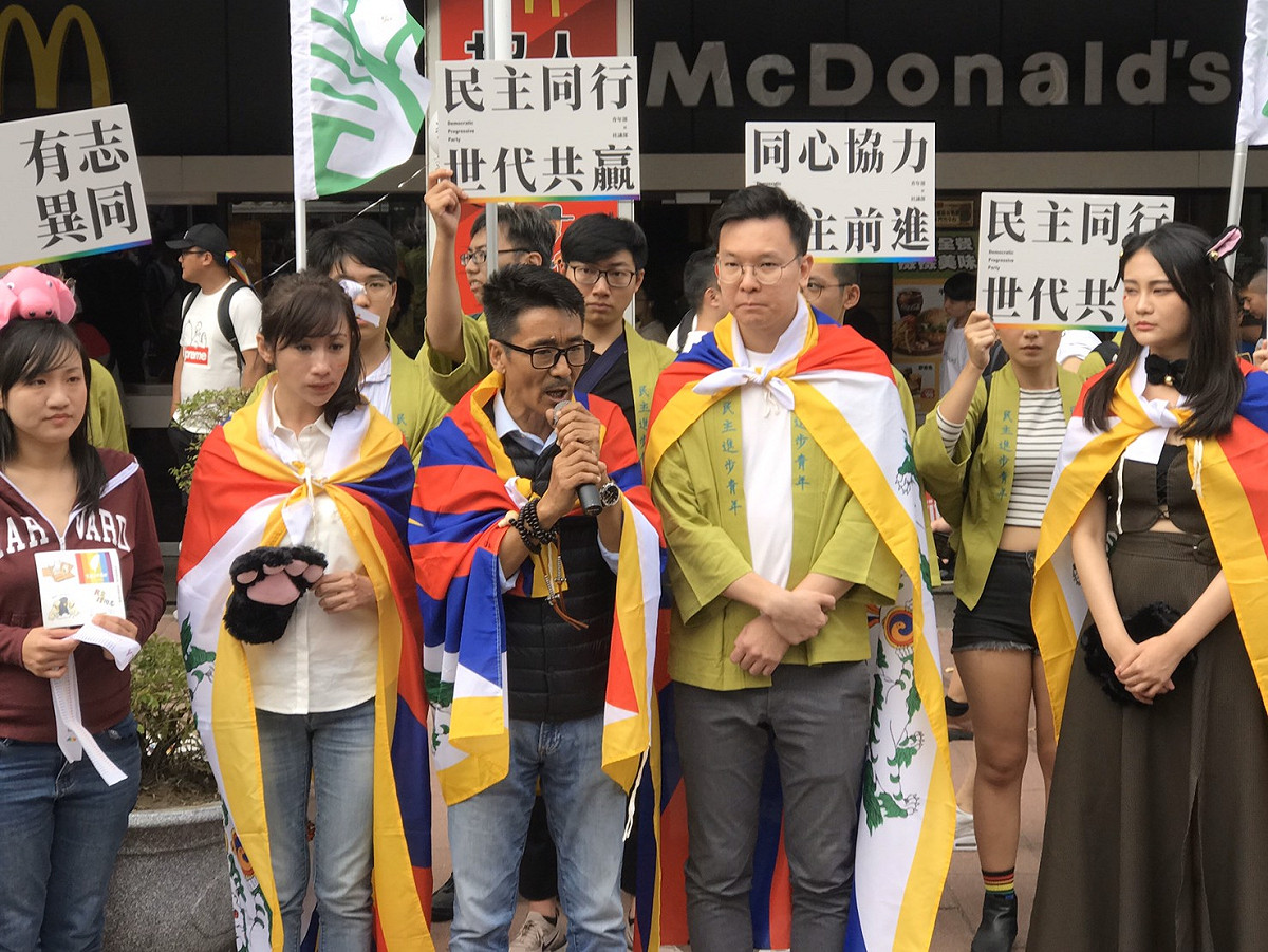 林飛帆率民進黨立委、民進黨青年部、社會議題部及民主進步青參與遊行。 圖：民進黨提供