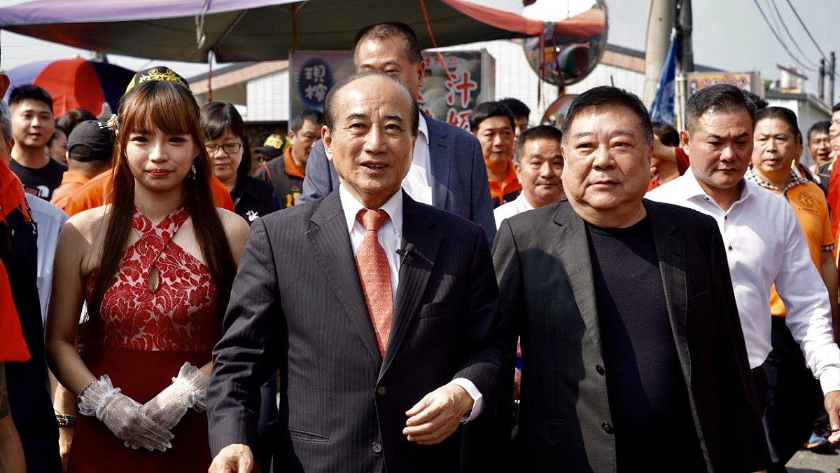 前立法院長王金平27日赴雲林虎尾慈龍宮參拜，被問到代表親民黨參選總統一事，稱「還沒有做最後的接觸」。 圖：王金平辦公室提供