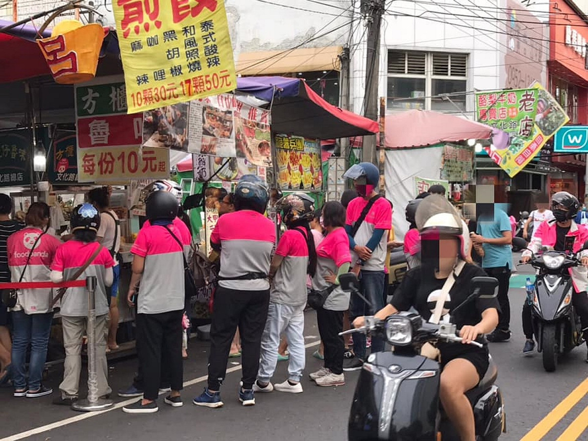 懶人商機龐大，許多人選擇投身當外送員。示意圖與本文無關。 圖／翻攝自爆廢公社
