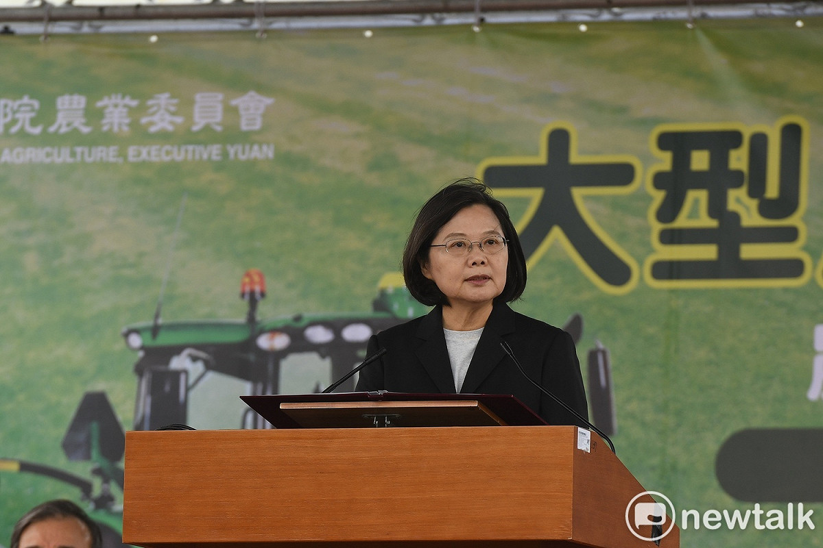 總統蔡英文宣布將再投入8億元補助農民購置大型農機。 圖：林昀真／攝