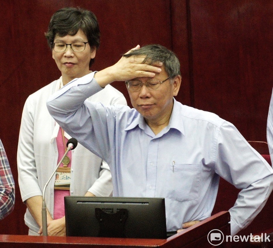 台北市長柯文哲、市府顧問蔡壁如、專員黃瀞瑩在市議會備詢。 圖：張良一/攝 (資料照)