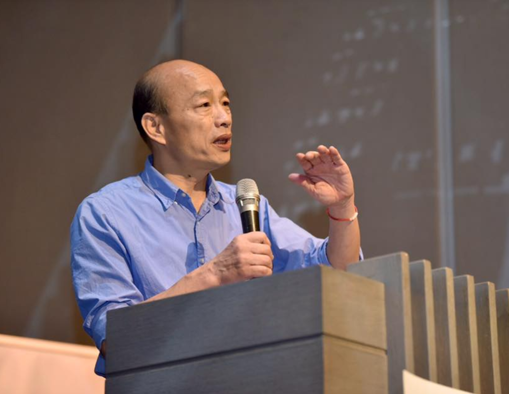 高雄前市長韓國瑜13日傍晚低調前往哀悼，不過卻還是被眼尖民眾認出。 圖：翻攝韓國瑜臉書（資料照）