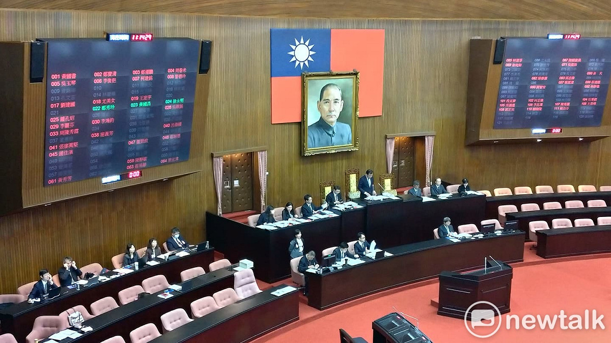 時代力量黨團提出變更議程卻被封殺。 圖：陳佩君／攝