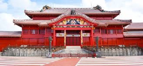 日本沖繩象徵古城首里城。 圖 : 翻攝自okinawatraveler.net
