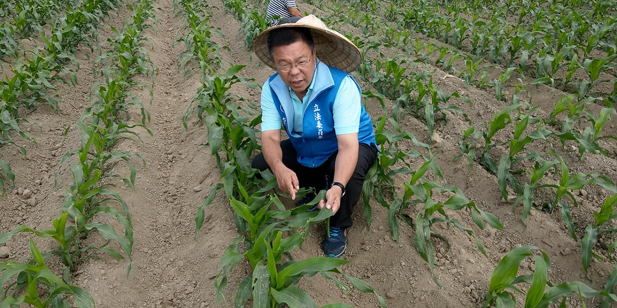 蔡育輝深耕基層，又在議員選舉勇奪第一高票，實力不容小覷。 圖／黃博郎攝
