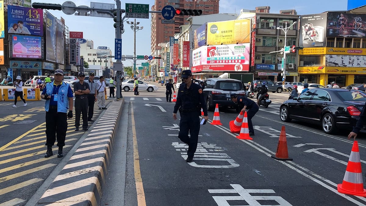 謝龍介指出，市府單位錯估，導致交通亂象，引發民怨。 圖／Nownews提供